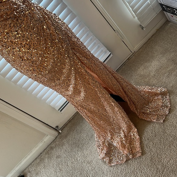 Never worn before Pink Sequin Maxi Dress with High Split! 😍😍😍😍 Size Medium - Picture 3 of 7